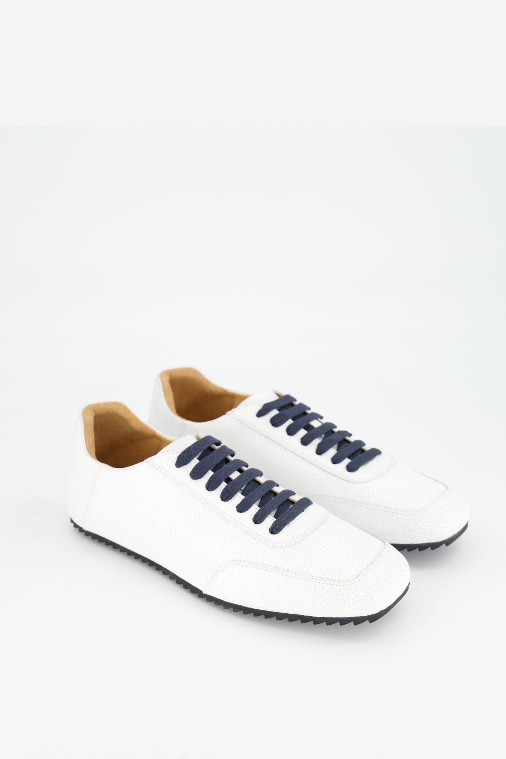 CRACKED LEATHER SNEAKER